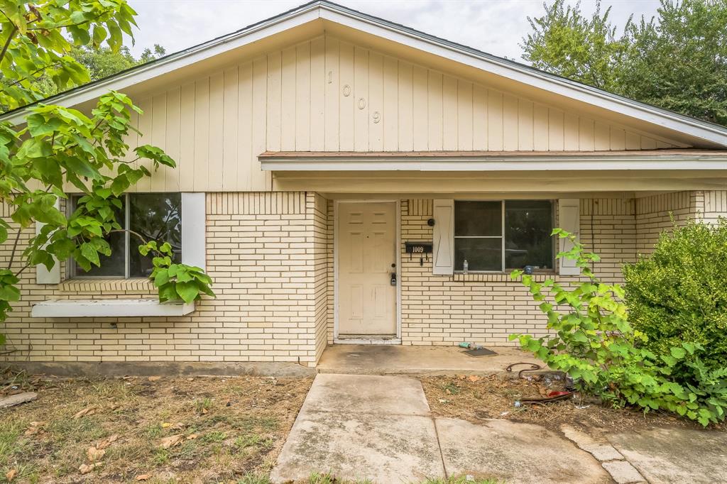 Angela Ct, Fort Worth, TX 76140