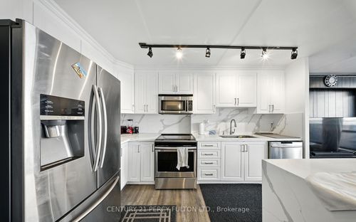 1212-2 Glamorgan Ave, Scarborough, ON, M1P2M8 | Card Image