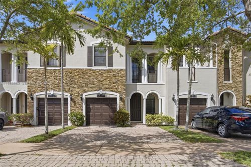 10319 Nw 30th Ter, Doral, FL, 33172-5049 | Card Image