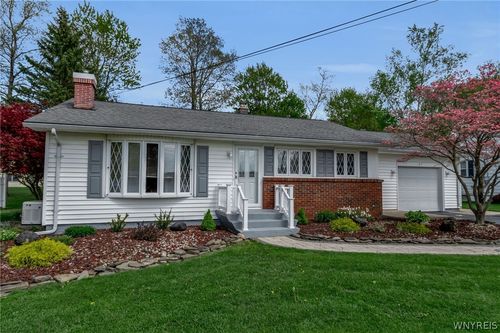 47 Terrylynn Dr, Angola, NY, 14006-1243 | Card Image