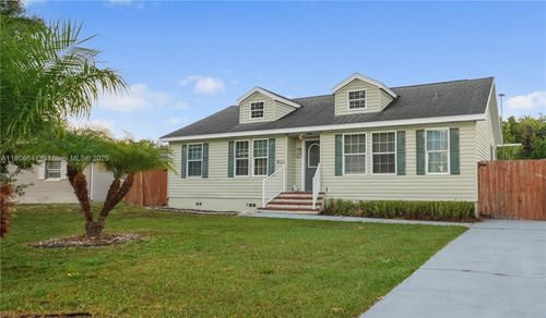 3713 Wild Violet Ave, Sebring, FL, 33870-1186 | Card Image