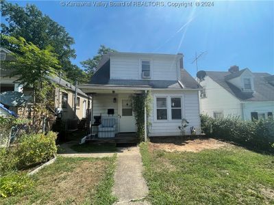 18 Hillcrest Drive, House other with 2 bedrooms, 1 bathrooms and null parking in Charleston WV | Image 1