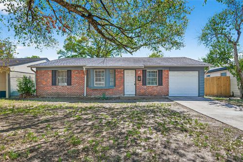 3927 Prudence Dr, Houston, TX, 77045-5535 | Card Image
