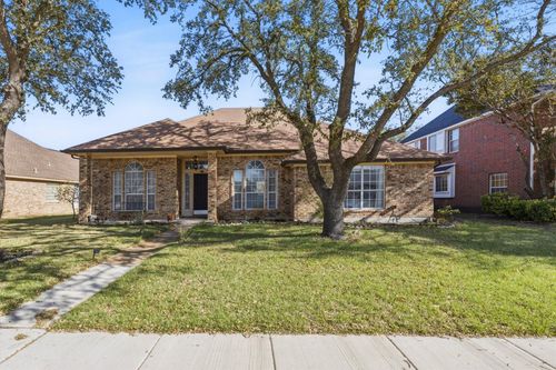 2742 Claremont Dr, Grand Prairie, TX, 75052-4302 | Card Image
