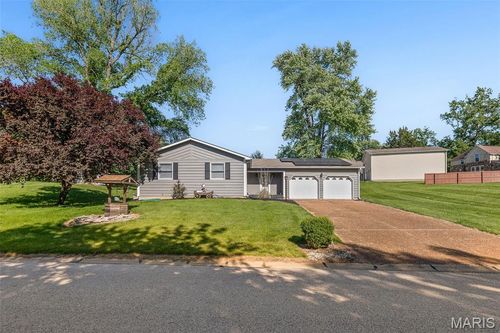 204 Coral Dr, Collinsville, IL, 62234-1468 | Card Image