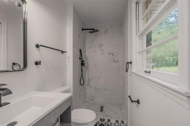 3570 Briar Dr, House other with 3 bedrooms, 2 bathrooms and 2 parking in Lithia springs GA | Image 4