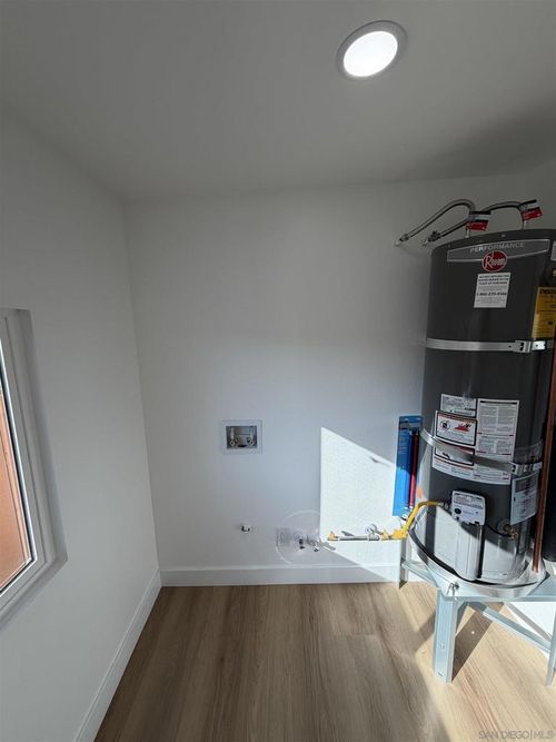 698 J St, Chula Vista, CA, 91910-5243 | Card Image