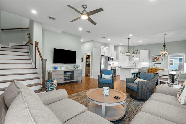22318 Vista Del Mar, House other with 4 bedrooms, 3 bathrooms and 5 parking in Galveston TX | Image 7
