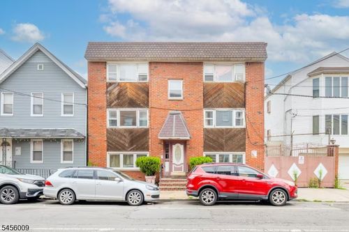 1-33 Adams St, Newark, NJ, 07105-2303 | Card Image