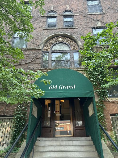c-614 Grand Ave, Saint Paul, MN, 55102-2640 | Card Image