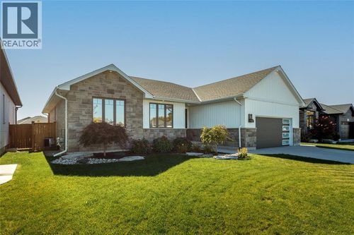 3591 Mia Lane, Camlachie, ON, N0N1E0 | Card Image