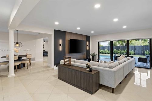 116-8160 Nw 20th Ct, Sunrise, FL, 33322-3912 | Card Image