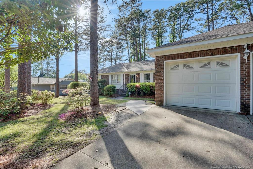 Elmhurst Dr, Fayetteville, NC 28304