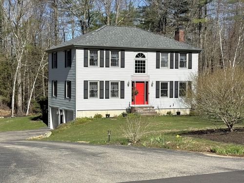 66 Andreski Dr, Fremont, NH, 03044-3020 | Card Image