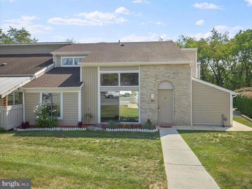 1672 Woodlands Run, HAGERSTOWN, MD, 21742-8043 | Card Image