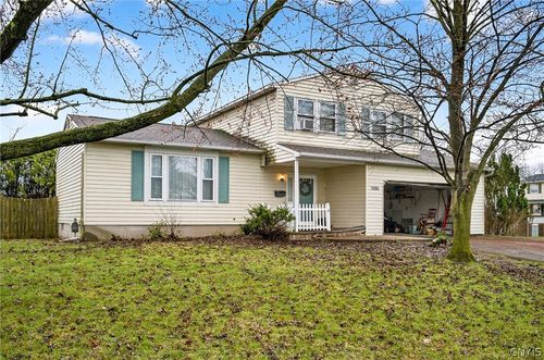 5001 Driftwood Dr, Liverpool, NY, 13088-5937 | Card Image