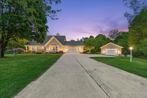 1004 Winnebago Circle, RICHFIELD, WI, 53033 | Card Image