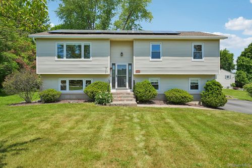 11 Hunter St, Highland Mills, NY, 10930-3306 | Card Image