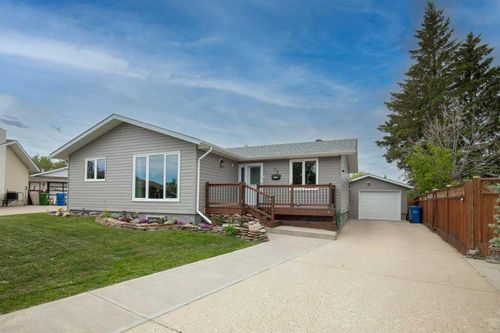 36 Harvey Close, Red Deer, AB, T4N6C4 | Card Image