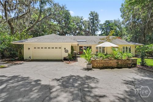 2 Romerly Rd, Savannah, GA, 31411-1424 | Card Image