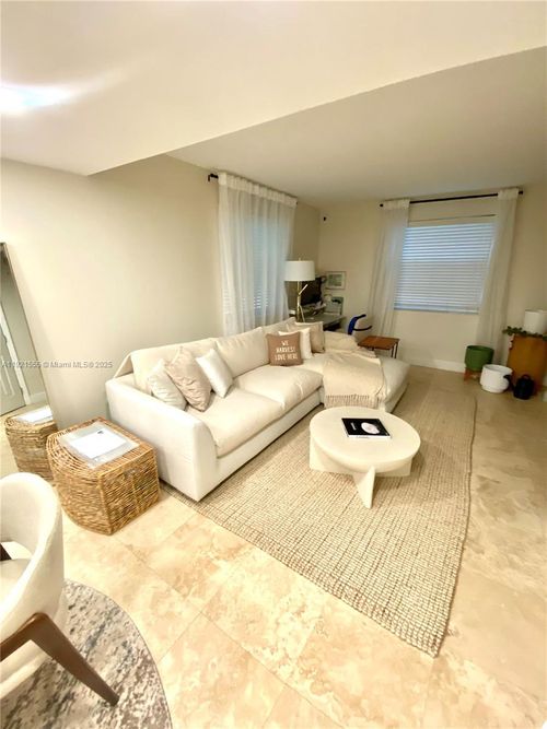 apt-240-4600 Sw 67th Ave, Miami, FL, 33155-5847 | Card Image