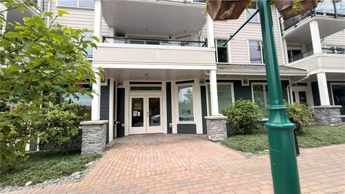 102-210 First Ave W, Qualicum Beach, BC, V9K1H1 | Card Image