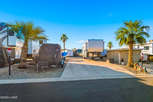1905 Victoria Farms Rd, Lake Havasu City, AZ, 86404-8535 | Card Image