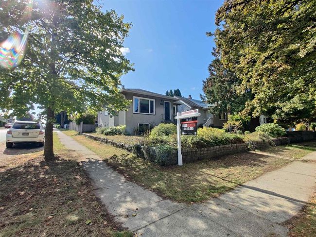1338 E 37th Avenue, House other with 4 bedrooms, 2 bathrooms and null parking in Vancouver BC | Image 3