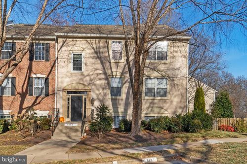 apt-301-3903 Golf Tee Ct, FAIRFAX, VA, 22033-2629 | Card Image