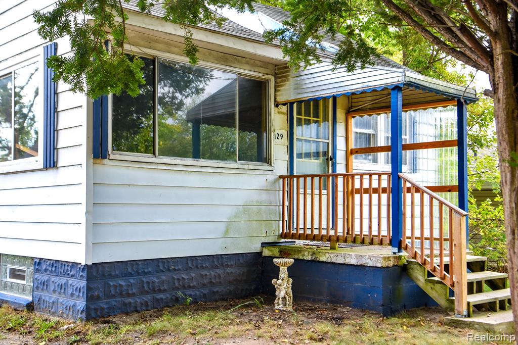 Parkdale Ave, Pontiac, MI 48340