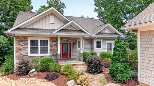 1390 Langdon Rd, Sherrills Ford, NC, 28673-7748 | Card Image