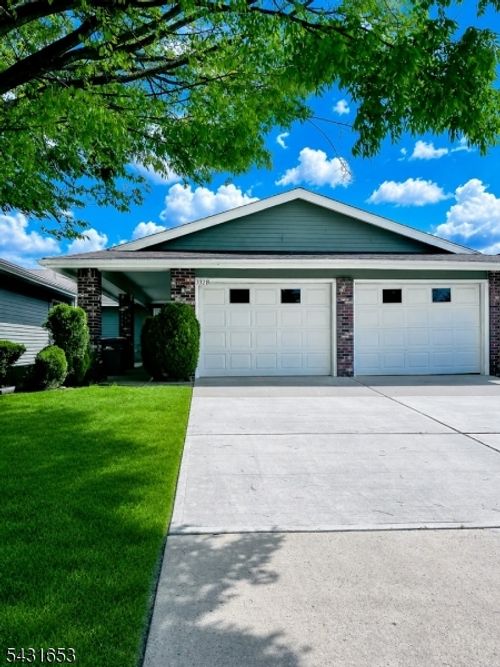 332 Quinton Dr, Monroe Twp, NJ, 08831 | Card Image