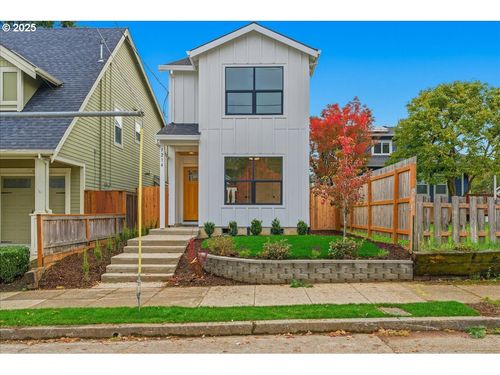 7214 N Boston Ave, Portland, OR, 97217-5716 | Card Image