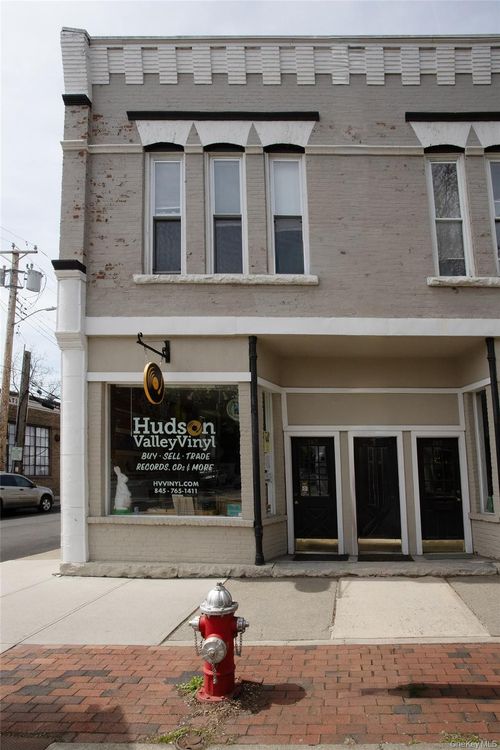 267 Main St, Beacon, NY, 12508-2733 | Card Image