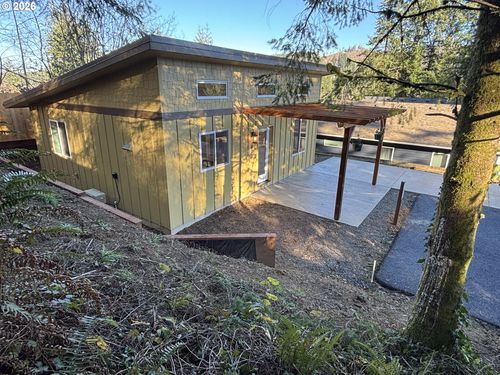 810 Se Beaver St, Toledo, OR, 97391-2344 | Card Image