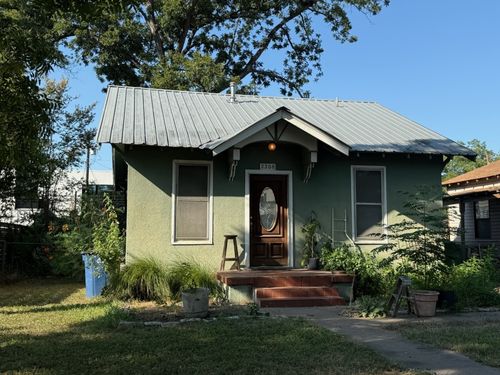 2208 Willow St, Austin, TX, 78702-5624 | Card Image