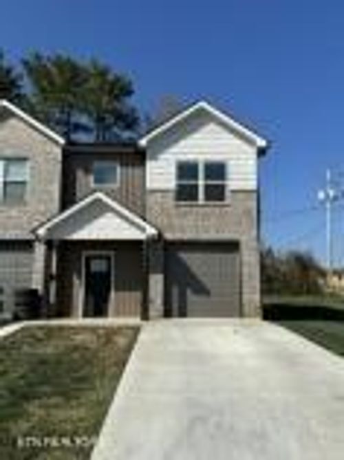 102 Stone Court Way, Lenoir City, TN, 37771-2158 | Card Image