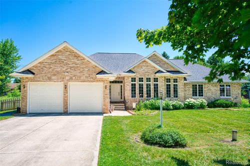 5382 Meadowlawn Rd, Fowlerville, MI, 48836-9368 | Card Image