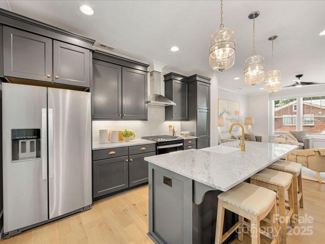 1409 Kenilworth Ave, Townhouse with 3 bedrooms, 5 bathrooms and null parking in Charlotte NC | Image 18