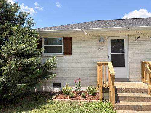 202 S 16th St, Nashville, TN, 37206-2060 | Card Image