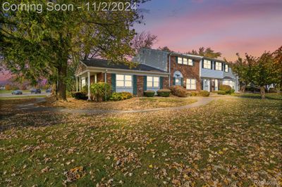 19919 Schoolhouse Court, Condo with 3 bedrooms, 1 bathrooms and null parking in Northville Twp MI | Image 1