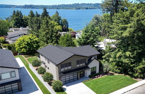 621 13th Ave W, Kirkland, WA, 98033-4830 | Card Image