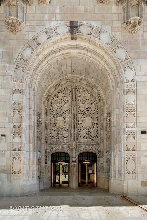 401-435 Michigan Ave, Chicago, IL, 60611-4001 | Card Image