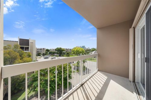 apt-404-7920 Camino Real, Miami, FL, 33143-6746 | Card Image