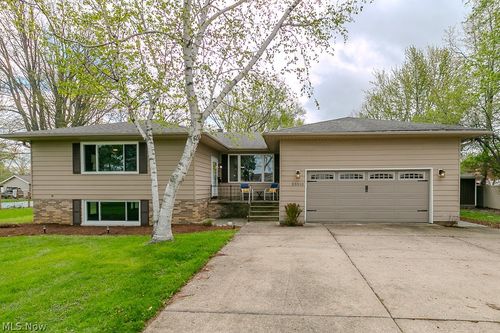 33510 Lake Shore Blvd, Lakeline, OH, 44095-2526 | Card Image