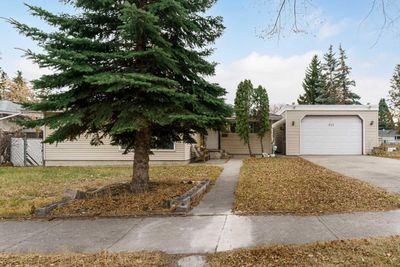 975 Northmount Dr Nw, House other with 4 bedrooms, 2 bathrooms and 4 parking in Calgary AB | Image 2