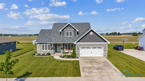 1209 Apache Dr, Wauseon, OH, 43567-1892 | Card Image