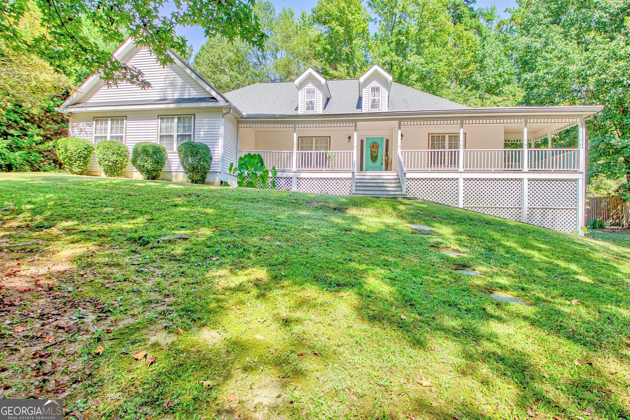 Silverthorn Dr, Tyrone, GA 30290