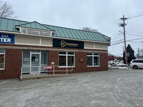 4 Minot St, Reading, MA, 01867-3507 | Card Image