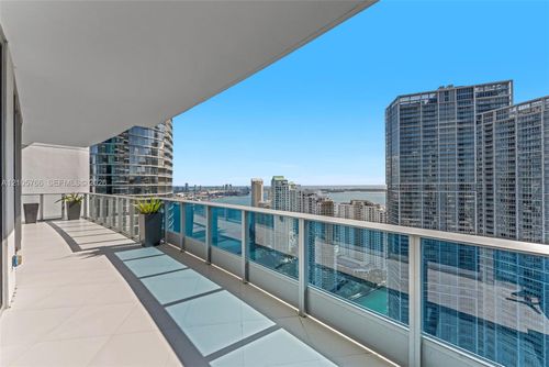 4408-200 Biscayne Boulevard Way, Miami, FL, 33131-2164 | Card Image